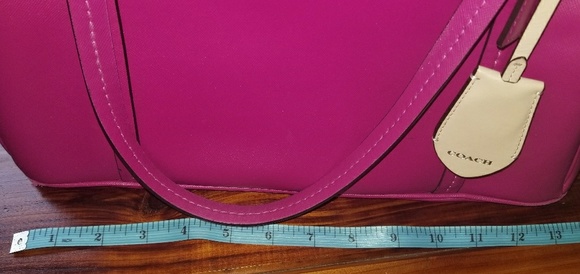 Large Coach purse - Picture 4 of 8